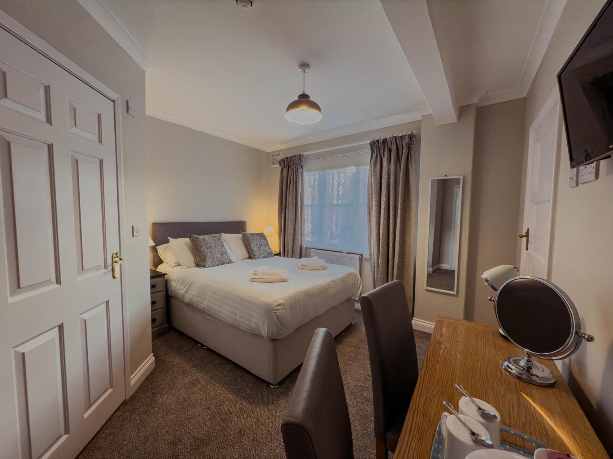 Newport Quay Bed & Breakfast Exterior photo